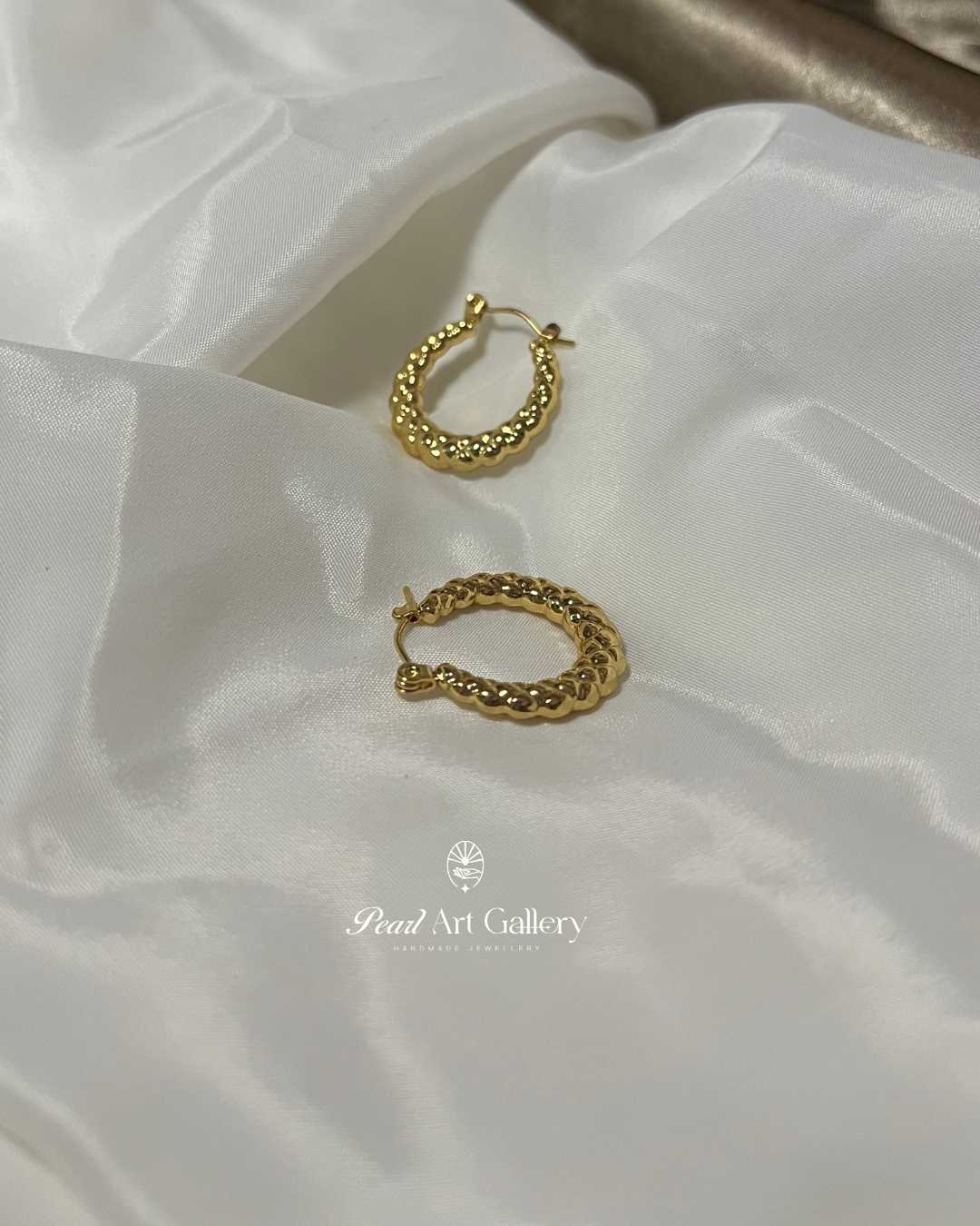 Textured U Shaped Studded Hoop Earrings – Gold Tone Plated Stainless Steel | Pearl Art Gallery