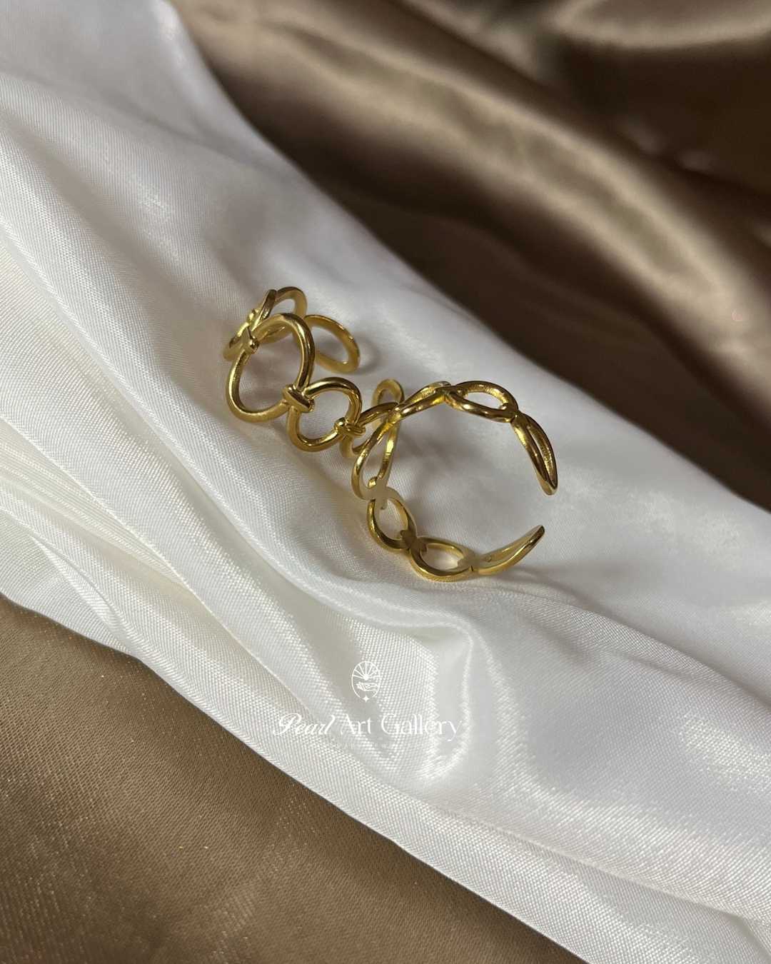 Sleek Oval Chain Adjustable Ring – Gold Tone Plated Statement Piece | Pearl Art Gallery