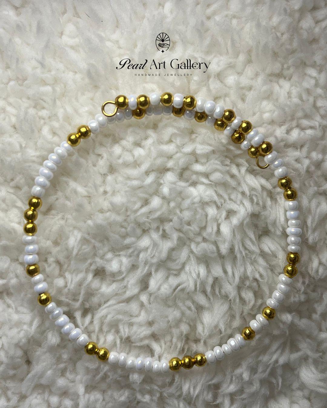 White & Gold Seed Bead Bracelet – Flex Fit