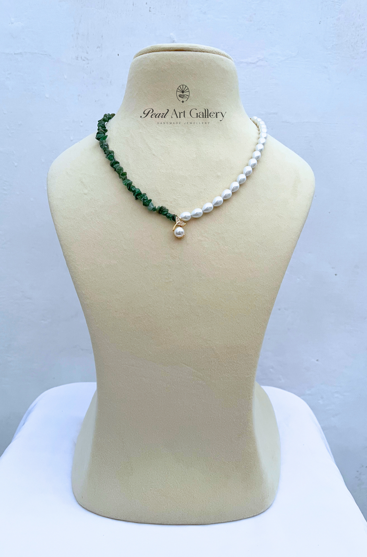 Pearl Drop Choker Necklace with Green Stone Chips