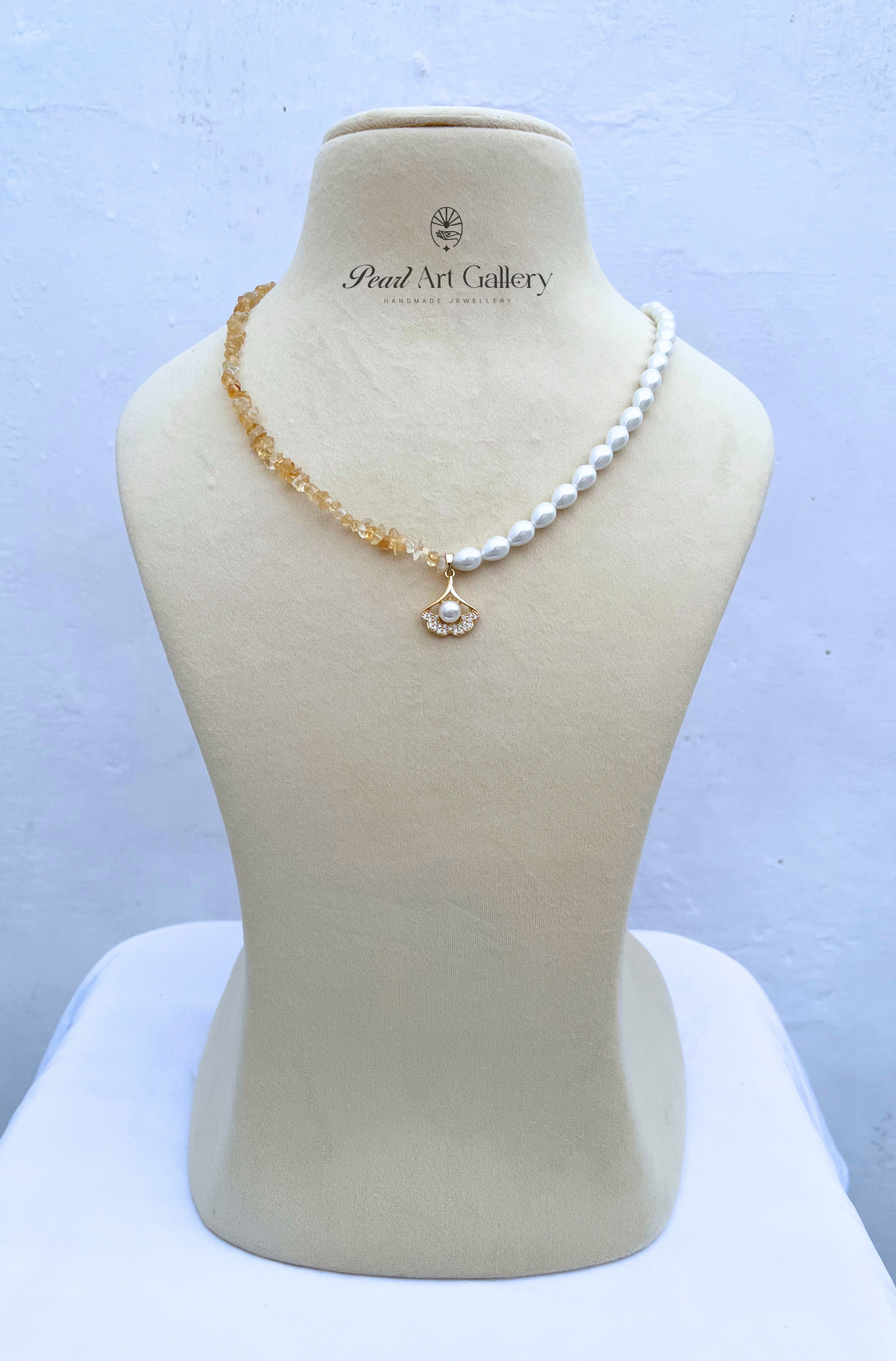 Pearl Drop Choker Necklace with Golden Stone Chips